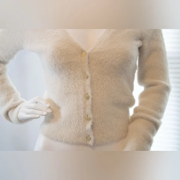 Abercrombie & Fitch Soft Eyelash Button-Down Cream Cardigan Women's Sweater Sz S - Picture 5 of 11